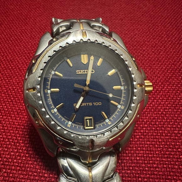 SEIKO SPORTS 100 excellent condition working nothing wrong - Picture 8 of 9